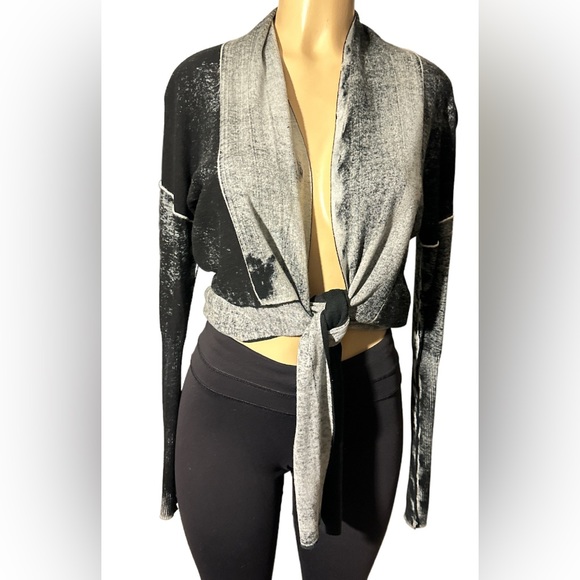 525 America Crop Gray Cardigan Sweater Front Tie - Picture 3 of 14